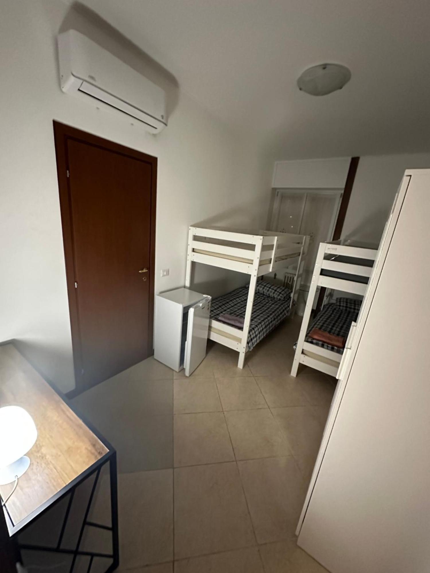 Gigli, Rooms Con Cucina In Comune E Terrazza 米兰 外观 照片