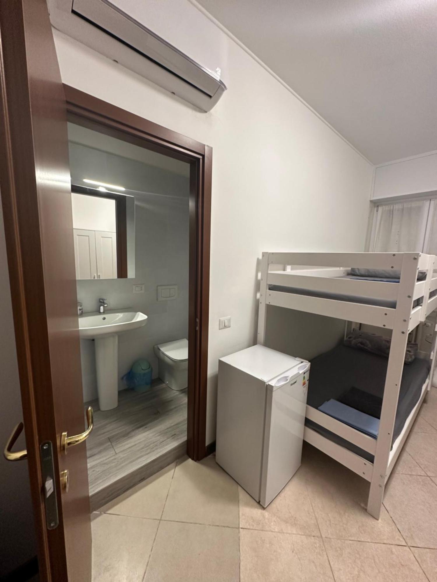 Gigli, Rooms Con Cucina In Comune E Terrazza 米兰 外观 照片